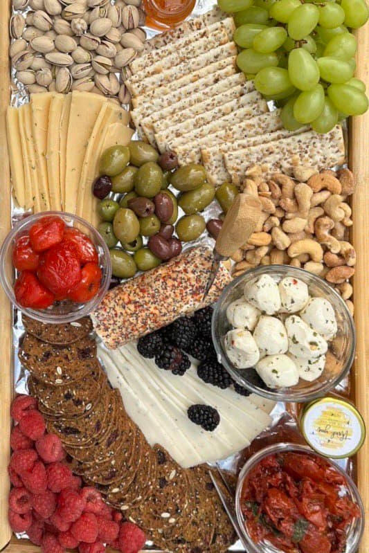 Large Charcuterie Board (10-12 p)